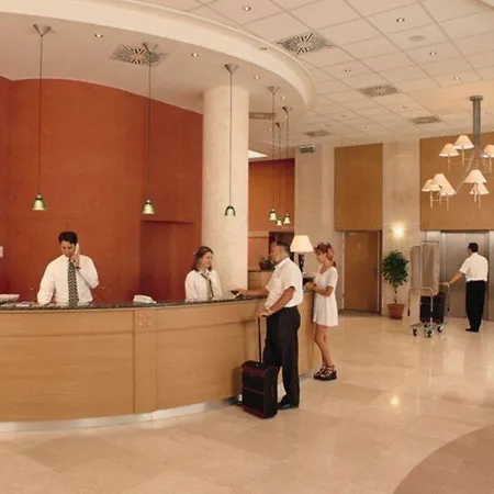 Ibis Styles Center 4*