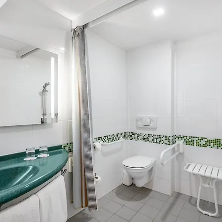 Ibis Styles Center 4*