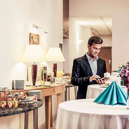 Ibis Styles Center Hotell 3*