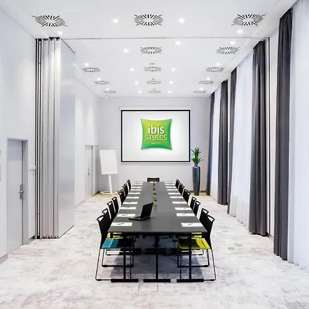 Ibis Styles Center 4*