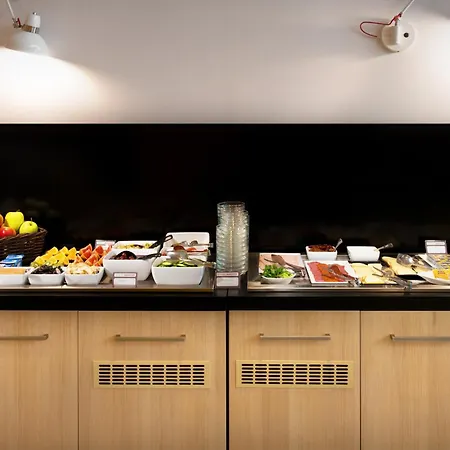 Otel Ibis Styles Center 4*