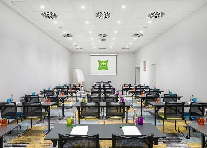 Hotel Ibis Styles Center 4*