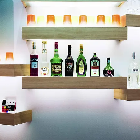 布达佩斯中心宜必思尚品酒店